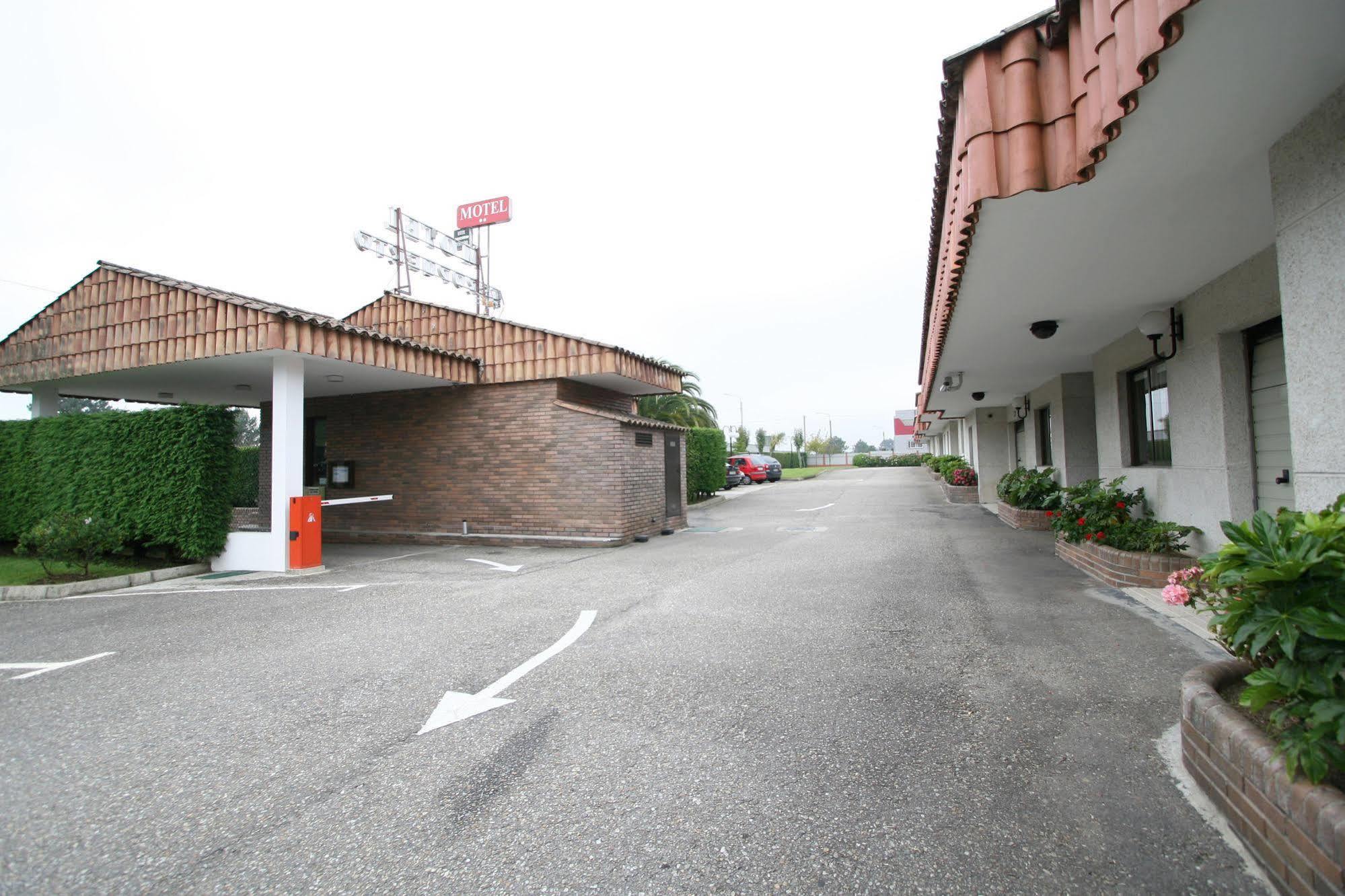 Motel Aeropuerto Vigo Extérieur photo